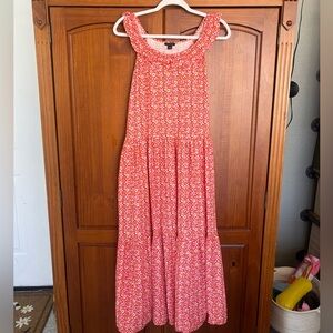 Beautiful Ann Taylor dress with pink and white flower design